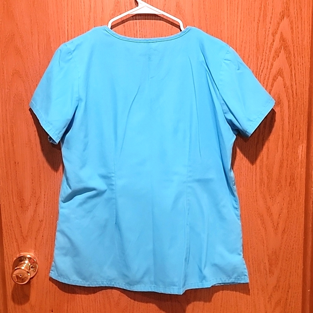 Scrub Top - Picture 2 of 3